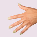 Manicura con el esmalte Semilac 732 Pistachio Latte Gloss