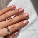 Manicura con el esmalte Semilac 733 Creamy Praline Gloss