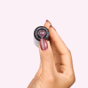 Muestra del esmalte Semilac 738 Cherry Choco Jelly Gloss sobre la uña