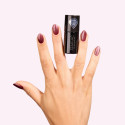 Esmalte Semilac 738 Cherry Choco Jelly Gloss, bote en la mano