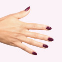 Manicura con el esmalte Semilac 740 Deep Plum