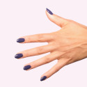 Manicura con el esmalte Semilac 741 Navy Eclipse