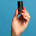 Esmalte Semilac 476 Coral Mediterráneo, bote en la mano