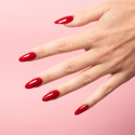Manicura con el esmalte Semilac 608 Soft Red