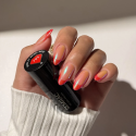 Manicura con el esmalte Semilac 793 Rebel Rose