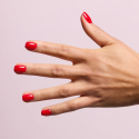 Manicura con el esmalte Semilac 796 Jelly Raspberry