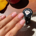 Manicura con el esmalte Semilac 964 Jelly Nude