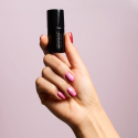 Esmalte Semilac 795 Magnetic Raspberry, bote en la mano