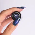 Muestra del esmalte Semilac 826 Virtual Blue sobre la uña