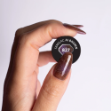 Muestra del esmalte Semilac 827 AI Brown sobre la uña