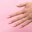 Manicura con el esmalte Semilac 921 Candy Pink