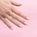 Manicura con el esmalte Semilac 924 Silver & White Drops