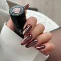 Manicura con el esmalte Semilac 965 Chocolate Gloss