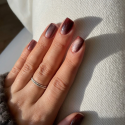 Manicura con el esmalte Semilac 965 Chocolate Gloss