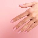 Manicura con el esmalte Semilac 491 Strawberry Ice