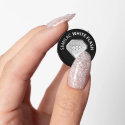 Muestra del esmalte Semilac 605 White Flash sobre la uña