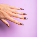 Manicura con el esmalte Semilac 823 Meta Rose