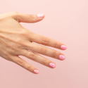 Manicura con el esmalte Semilac 931 Festival Vibes