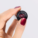 Muestra del esmalte Semilac 954 Silky Rouge sobre la uña