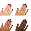 Esmalte Semilac 955 Holly Berry Red sobre distintos tonos de piel