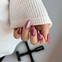 Manicura realizada con Semilac Semicopter 5en1: imán de cinco puntas