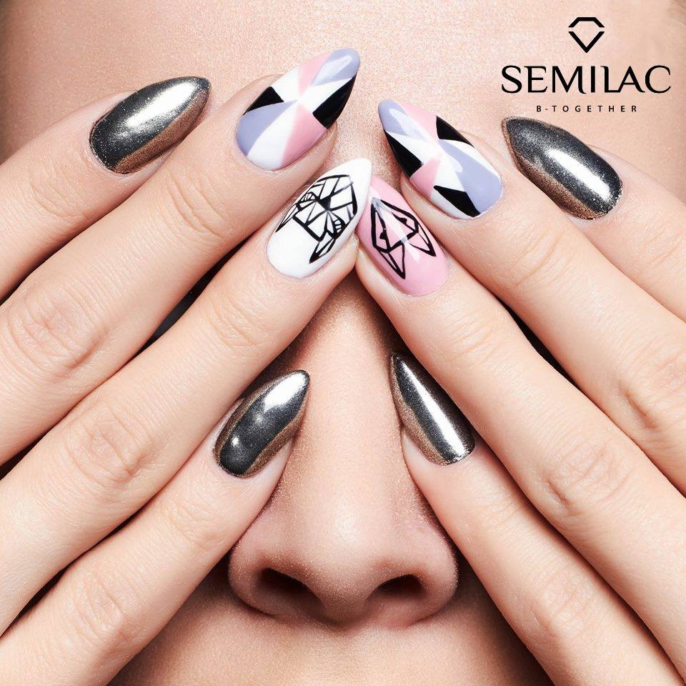 Uñas de película con el esmalte semipermanente