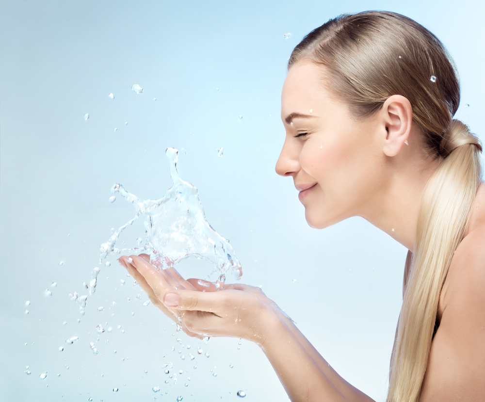 Agua micelar: ¿Qué es y cómo puedo usarla?