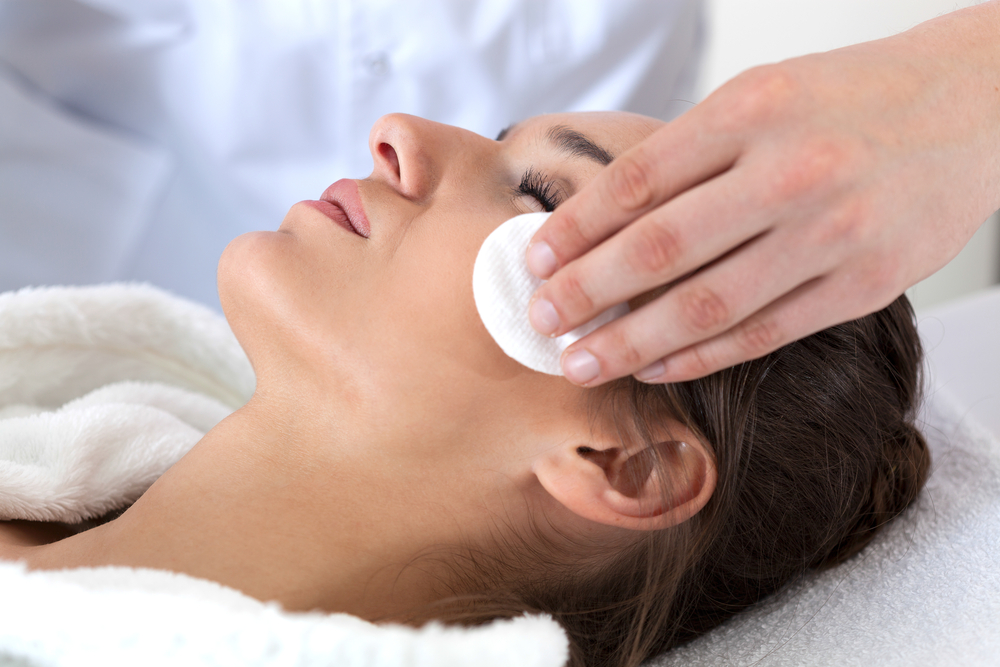 ¿Cada cuánto tiempo debes realizarte una limpieza facial profunda?