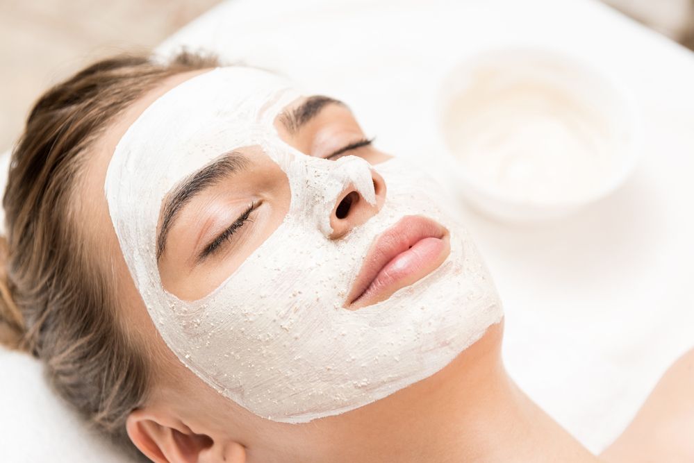 Mascarilla facial: tipos, funciones y beneficios.