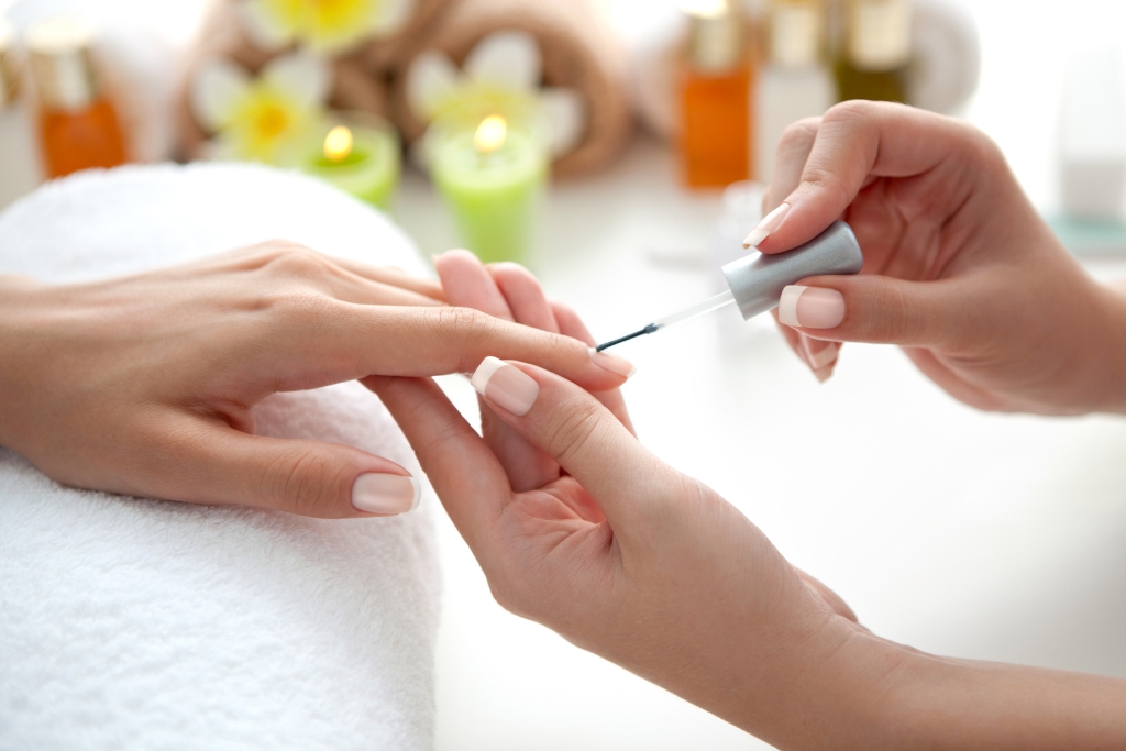 Cómo preparar las uñas para dejarlas perfectas antes de tu manicura
