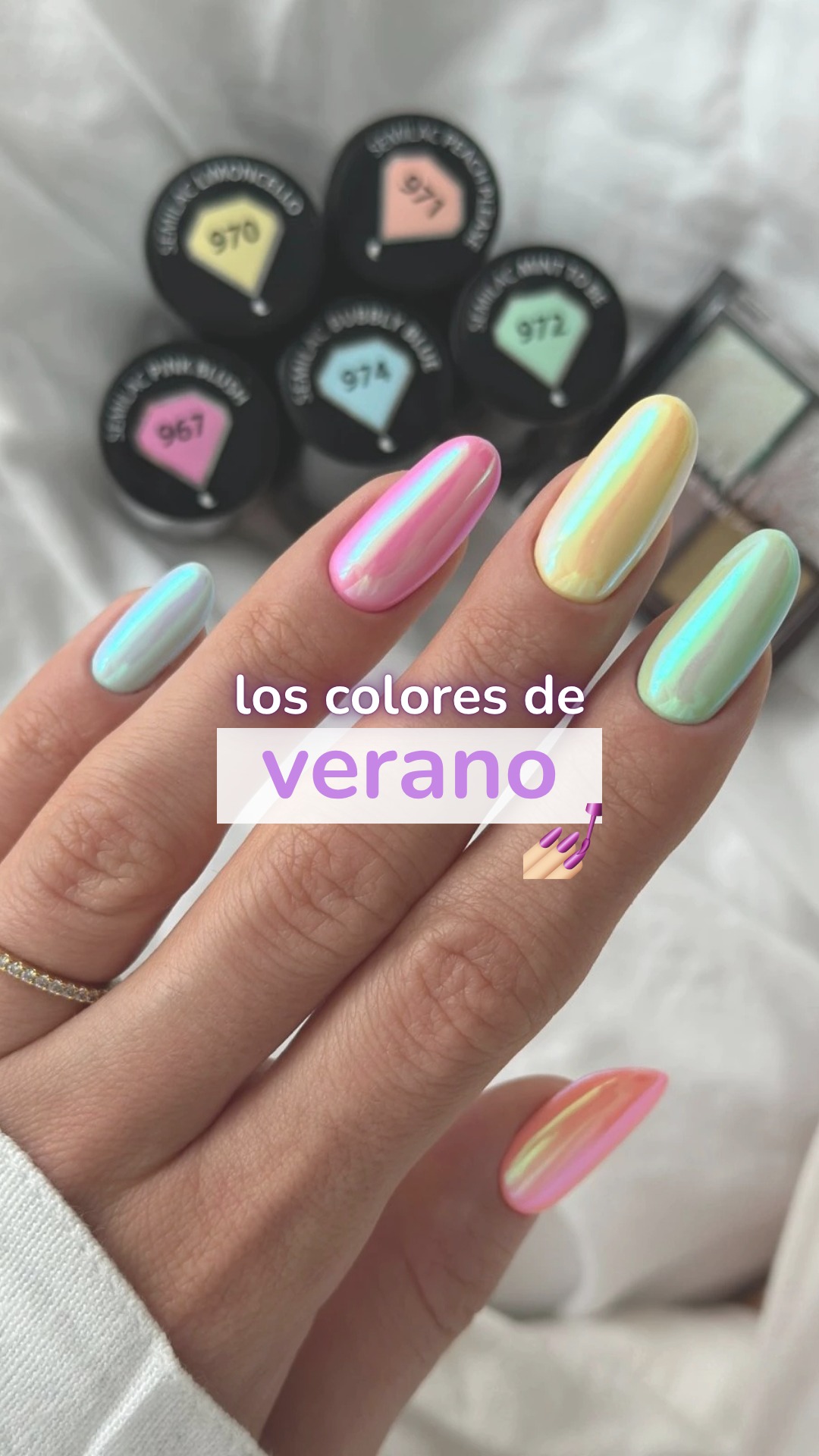 Hay colores que cada verano vuelven…
y otros que directamente...