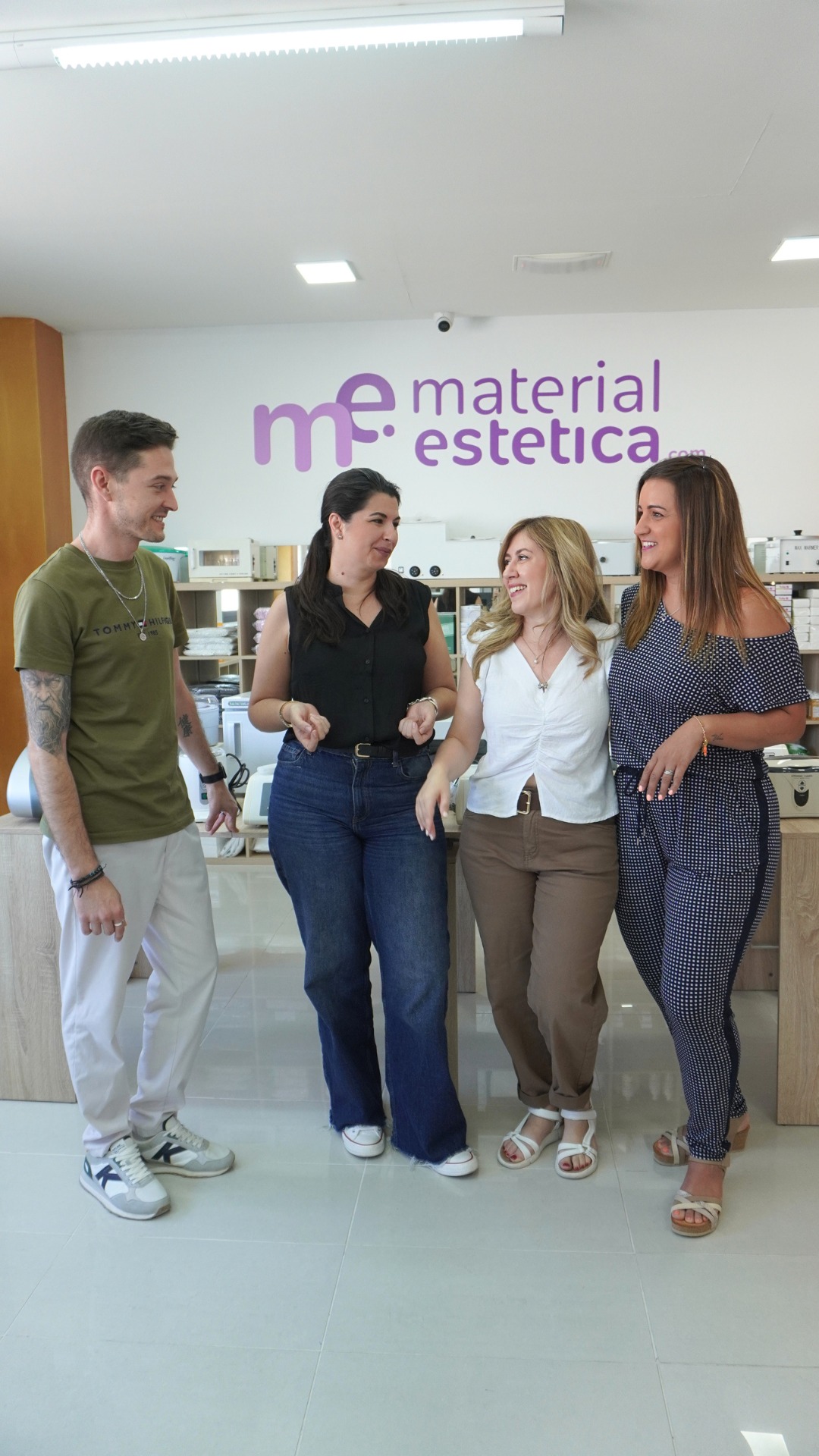 Detrás de Material Estética hay un equipo muy implicado en todo lo...